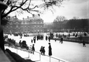 Jardin_du_Lexuembourg,_Paris,_1913